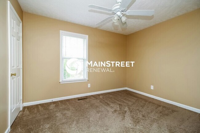 Building Photo - 3 Bedroom Pet-Friendly Home in La Vergne, TN with Main Street Renewal