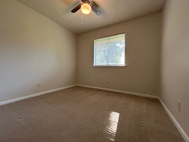 Building Photo - 5205 Nelbrook Dr