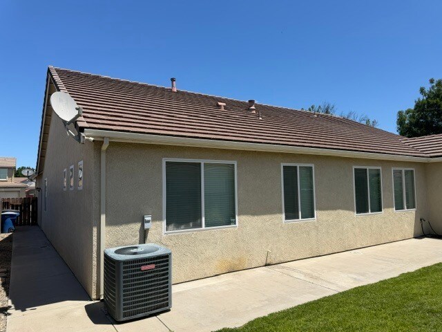 Building Photo - Ceres 3 Bedroom 2 Bathroom Home