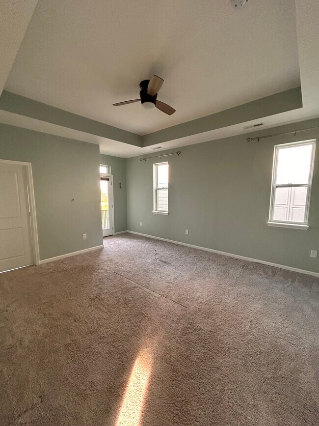 Building Photo - 1099 Valentine Ln
