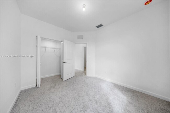 Building Photo - 2448 SE 27th Terrace