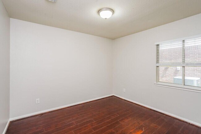 Building Photo - 20922 Neelie Ct