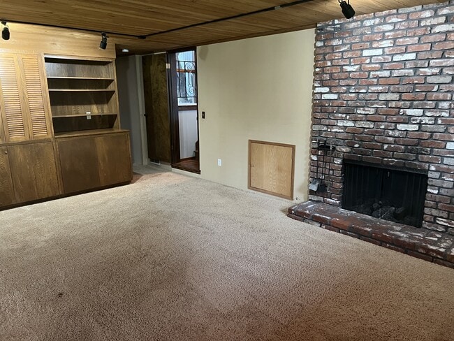 Building Photo - 11820 NW Marylee Ct