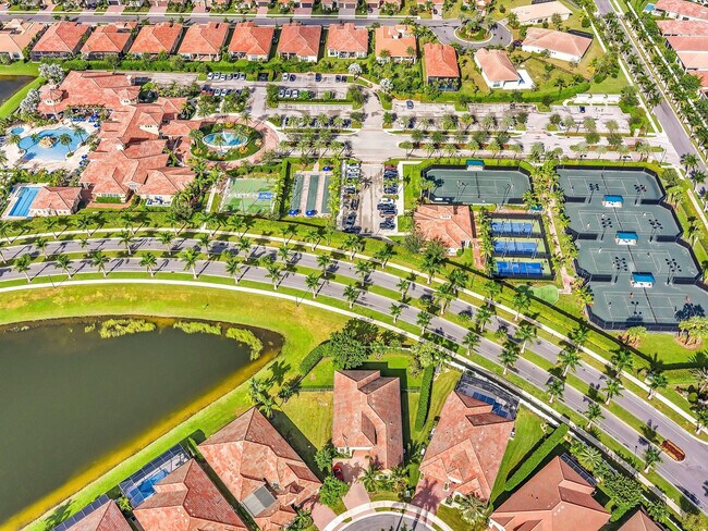 Building Photo - 8928 Bastille Cir E