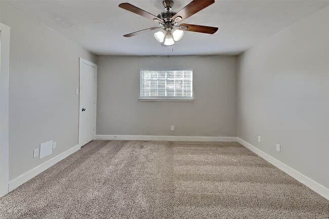 Building Photo - 5150 Summit Lodge Dr