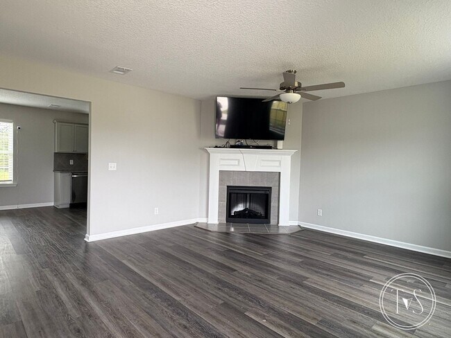Building Photo - 38 Sunflower Cir NE