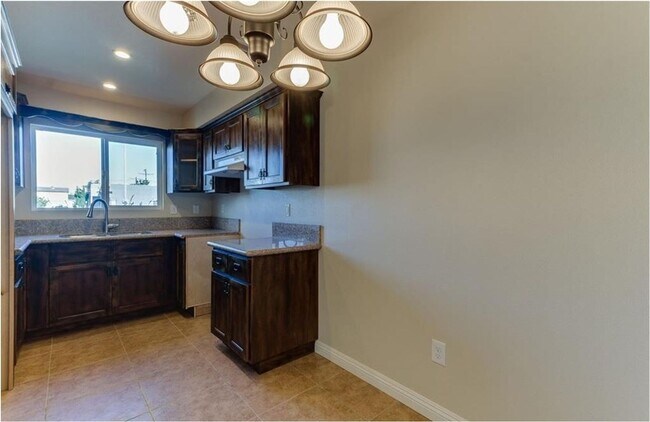 Building Photo - 88(1627)