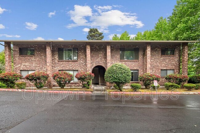 Building Photo - 5660 SW 180th Ave