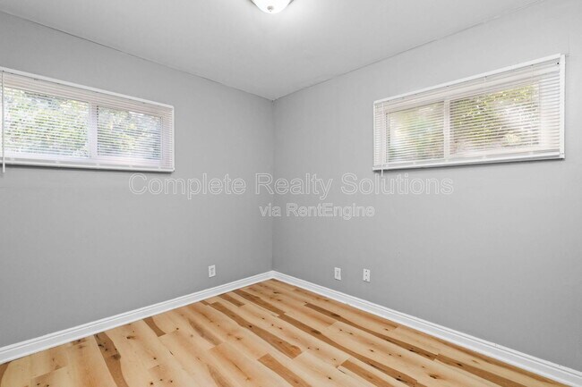Building Photo - 10465 Lord Dr