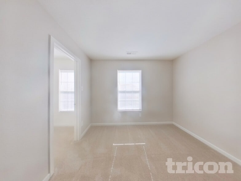 Building Photo - 301 Ranlo Ave