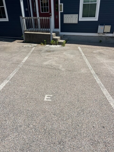 Building Photo - 37 Main St