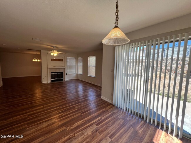 Building Photo - 7105 Tierra Roja St