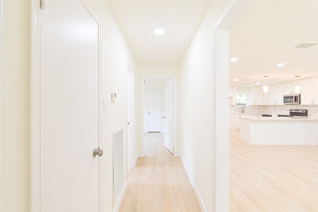 Building Photo - 13619 Elm Ct