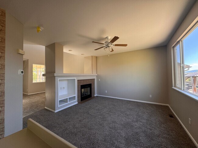 Building Photo - Newly Remodeled 3 Bedroom Home in Claremon...