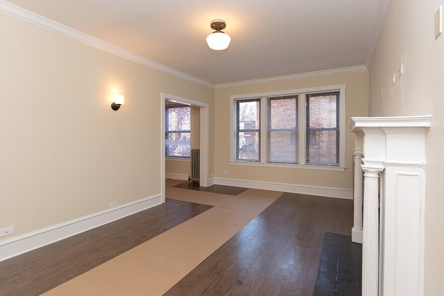 Building Photo - 1360 E 52nd St