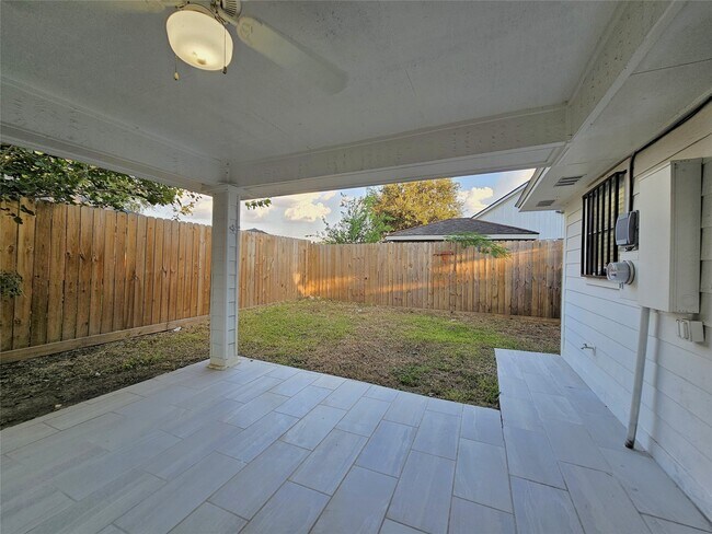 Building Photo - 1310 Goswell Ln