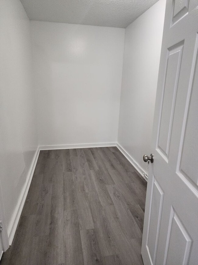Building Photo - Rent Ready! Section 8 accepted! 4 Bedroom ...
