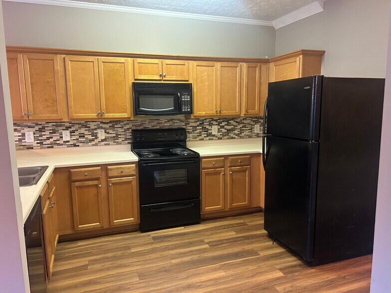 Kitchen angle 1 - 6694 Evans Trce
