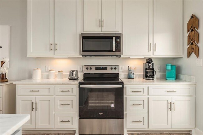 Building Photo - 1913 Cadillac Ave