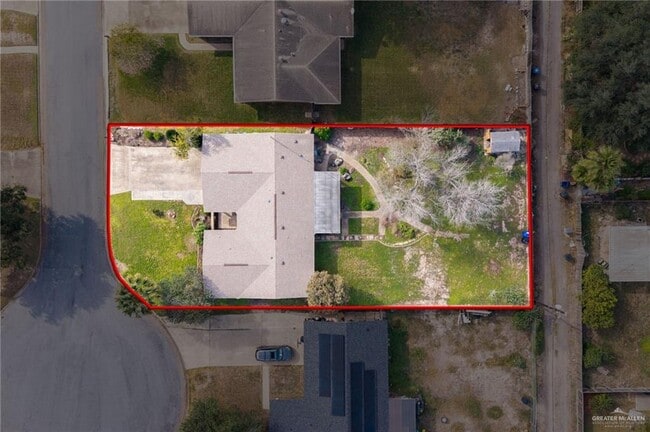 Building Photo - 19 Fern Ave W