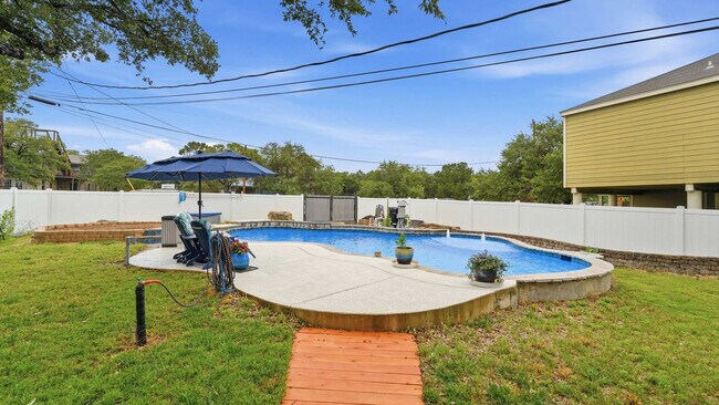 Building Photo - 1314 Stagecoach Dr