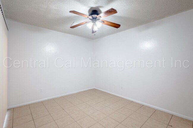 Building Photo - 4308 Parkwood Ct