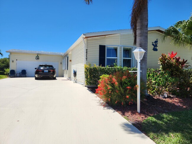 Building Photo - 7717 White Egret Ln