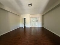 Building Photo - Very large 2 + 2 1/2 townhouse in Northridge