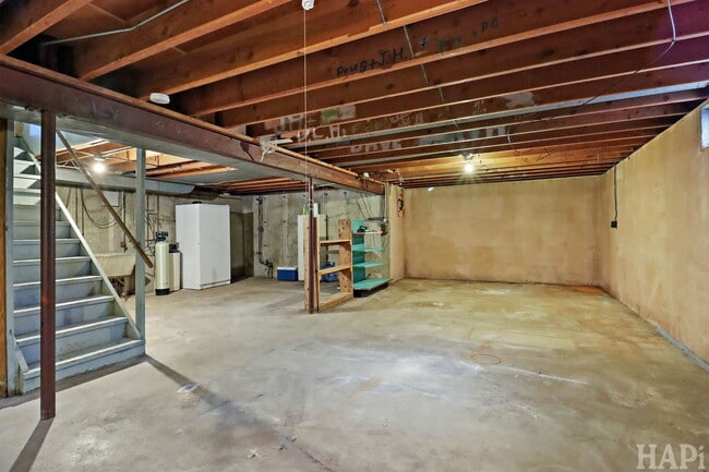 Building Photo - 4012 Pleasant Valley Blvd