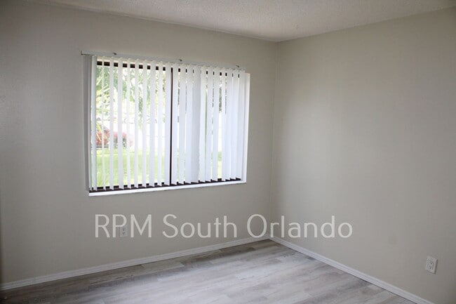 Building Photo - Mid-Century Charmer ONLY $1995/ Month - 2B...