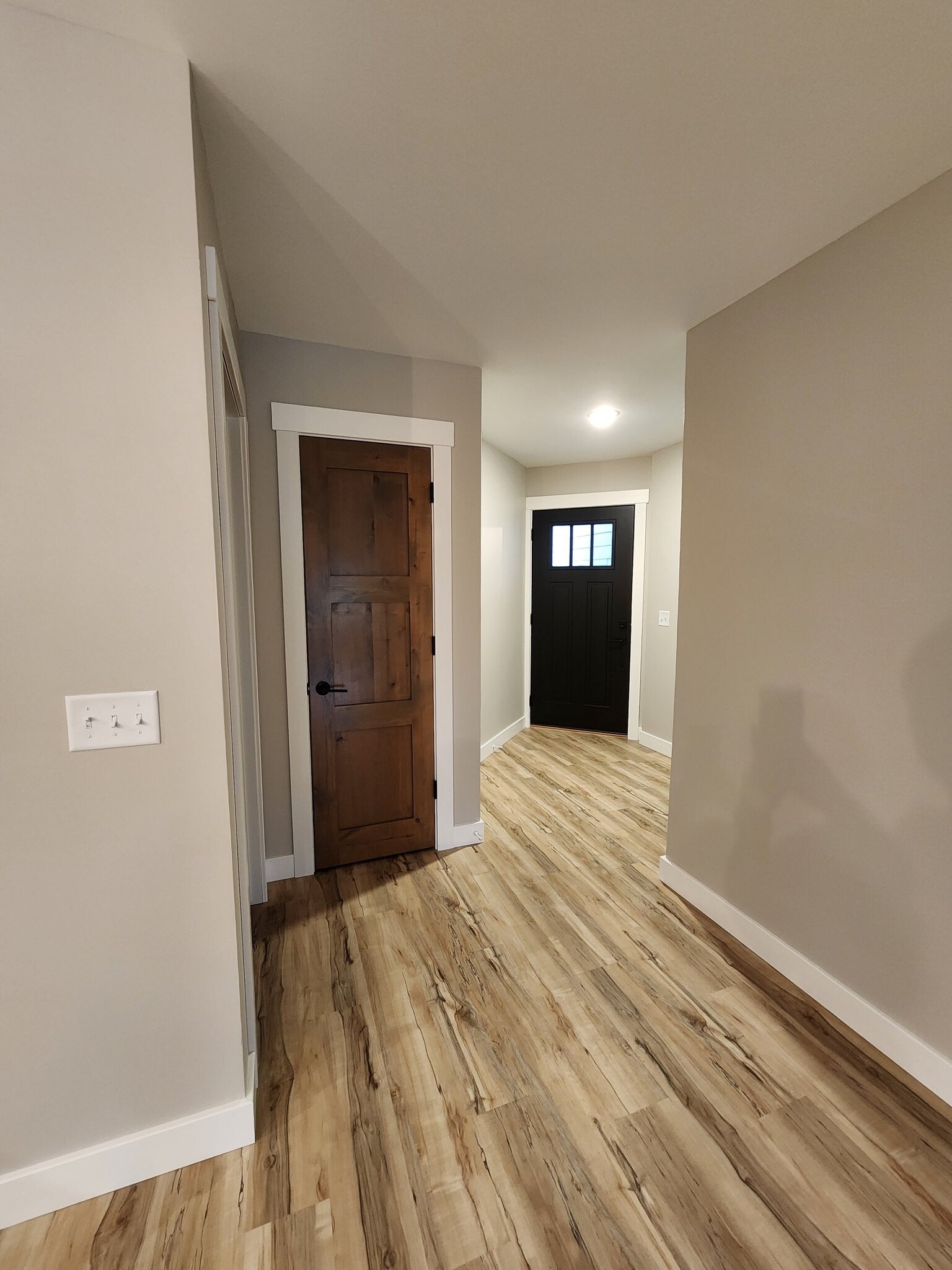 Building Photo - 2317 Lake Rd