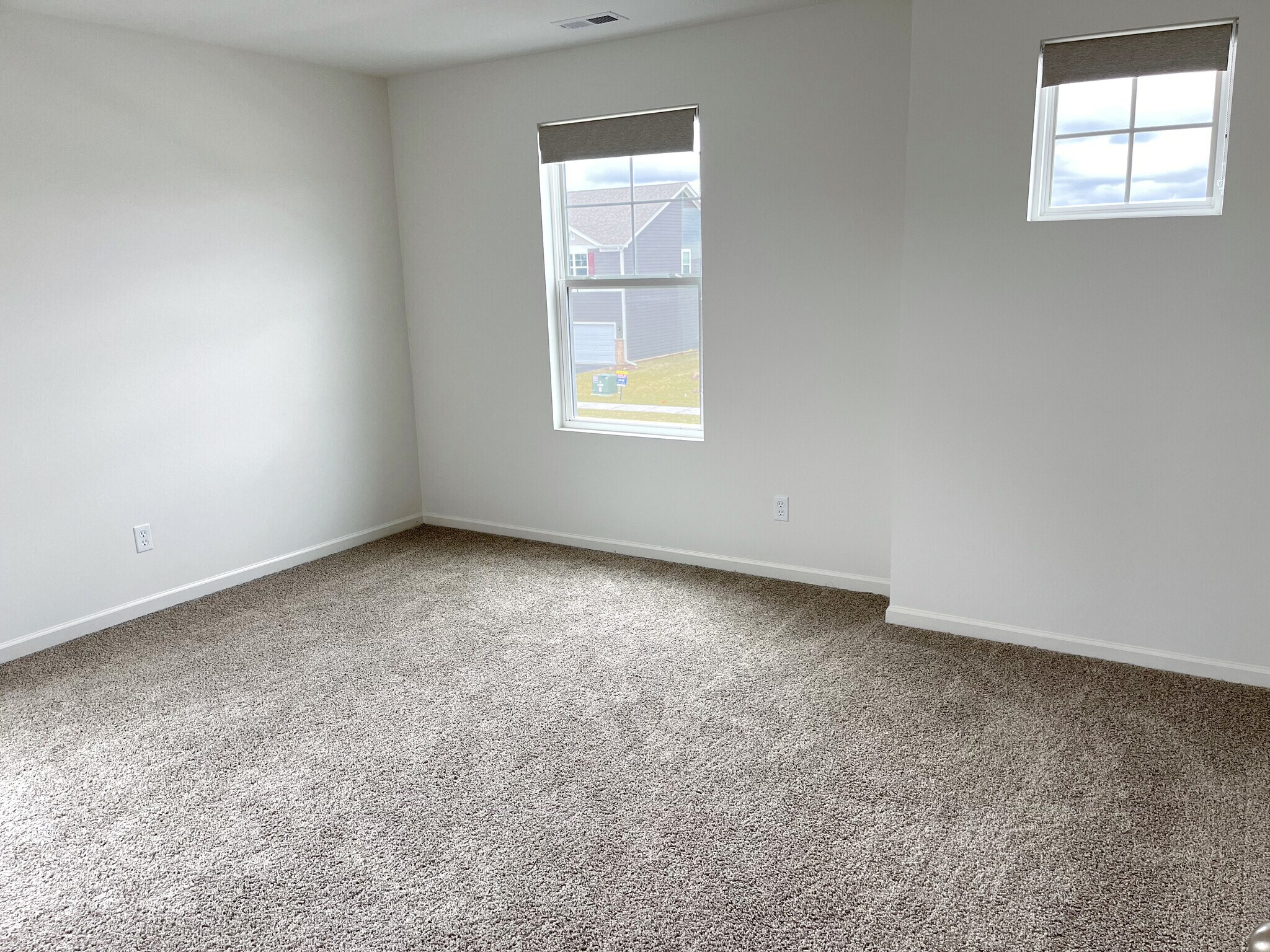 Large bedroom with walk-in closet - 7882 W 105th Pl