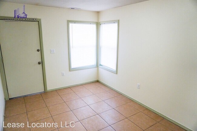 Building Photo - 2 br, 1 bath House - 2059 E 9th St