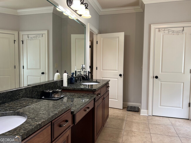 Building Photo - 7955 Magnolia Square