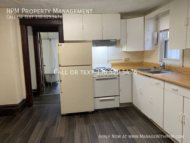 Building Photo - 202 W Long St