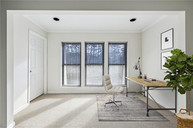 Building Photo - 24308 Plantation Dr NE