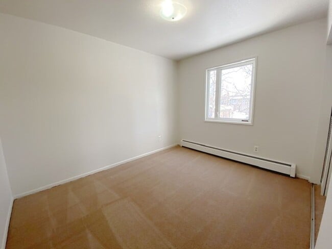 Building Photo - 3909 Malaspina Cir