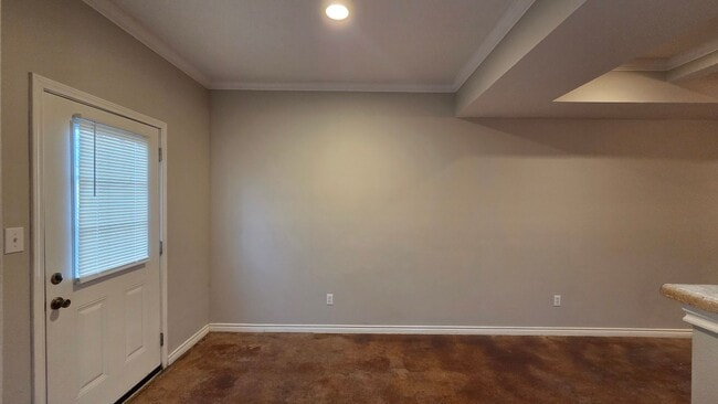 Building Photo - Northwest Medical Center 3 Bedroom Townhouse Available