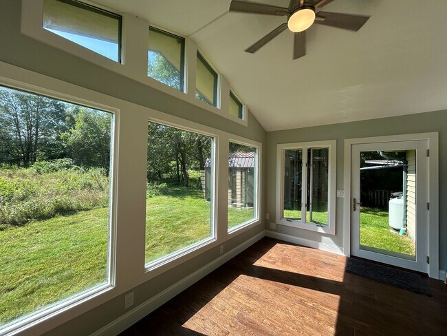 Building Photo - Fully Renovated 3BR/2BA Home with Creek Vi...