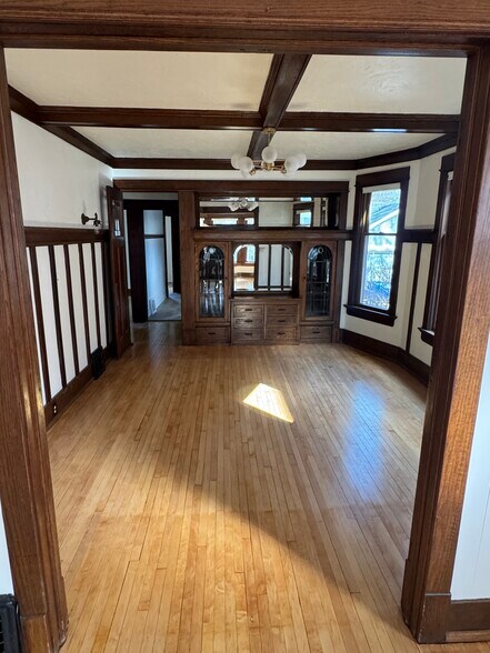 Building Photo - 2992 S Wentworth Ave