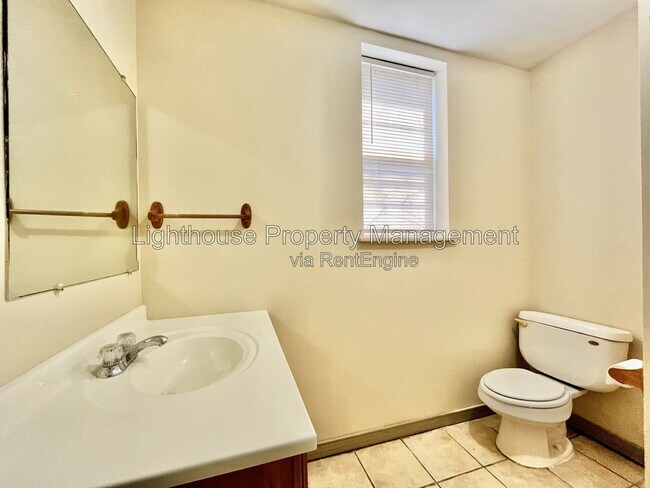 Building Photo - 1133 3rd St