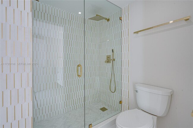 Building Photo - 275 NE 18th St