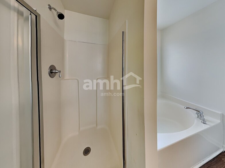 Building Photo - 1121 Rutledge Landing Dr