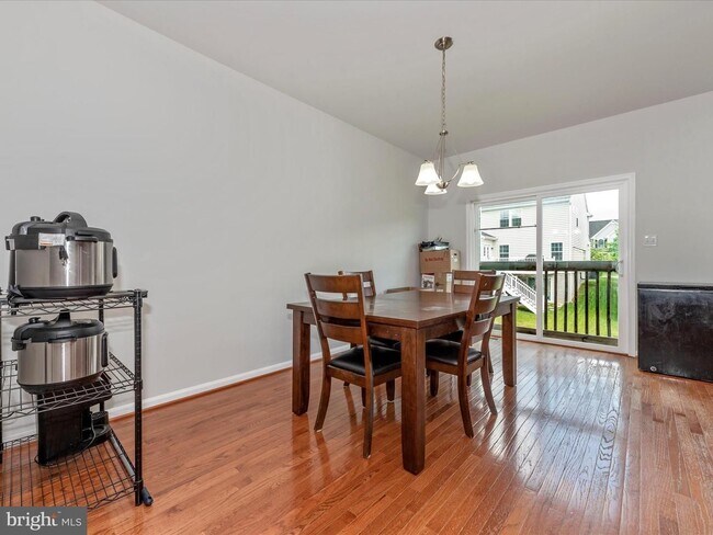 Building Photo - 76 Norwood Dr