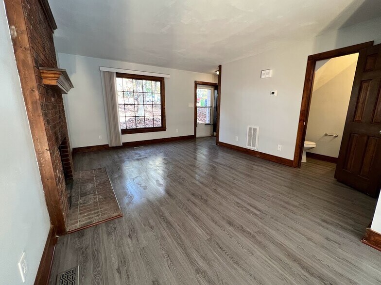 Building Photo - 4905 Coral Ridge Ct
