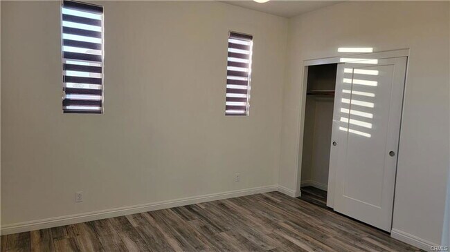 Primary Photo - 112 Acamar