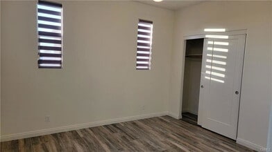 Building Photo - 112 Acamar