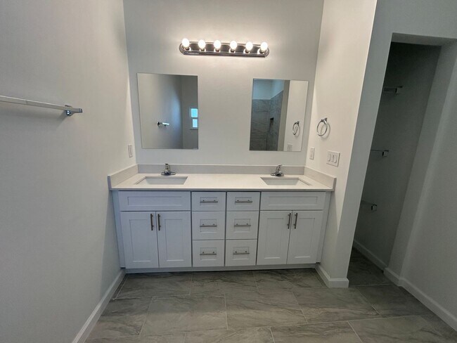 Building Photo - Brand-New & Modern! 4/2/2 Home in Desirable SW Lehigh Acres