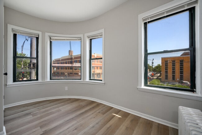 Building Photo - 1206 W 83rd St