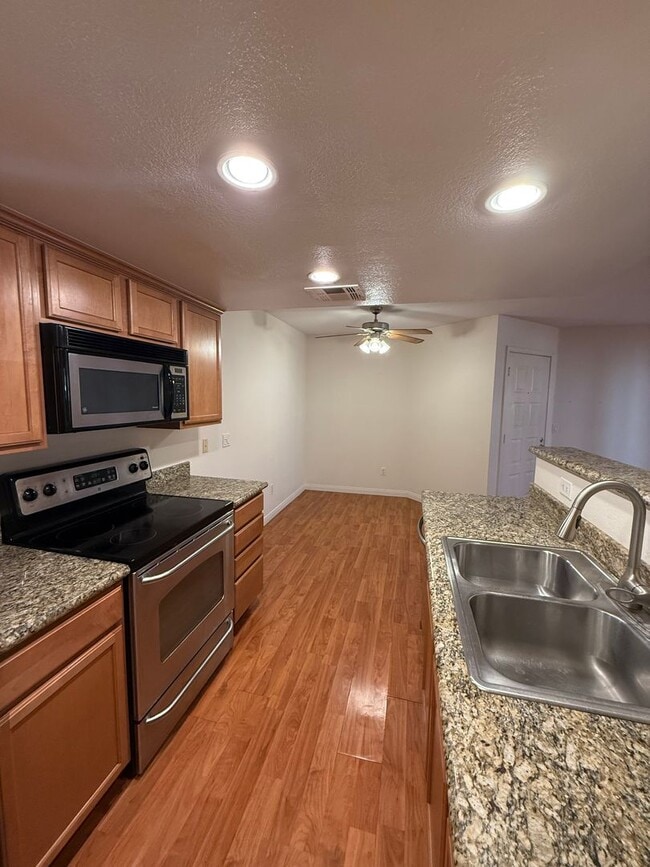 Building Photo - 2 Bedroom Apartment in Il Palio, Rancho Bernardo